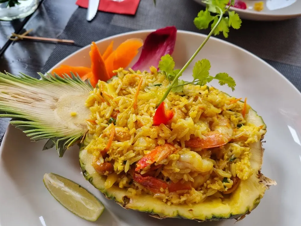 Riz Sauté À L'ananas Et Aux Crevettes